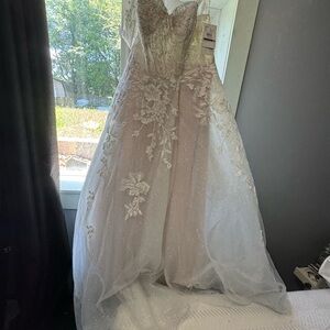 Signature Ivory Floral Lace Gown